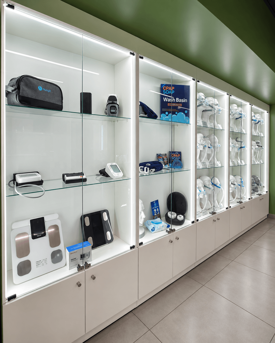 Exhibición de equipos CPAP en la tienda